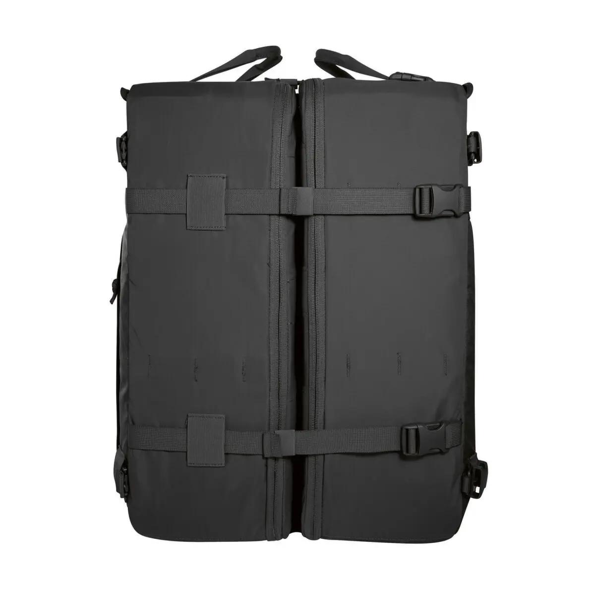 Schwarze TT Medic Container / Transporttaschen aus Nylon mit zwei verbundenen Modulen, zentralem Reißverschluss sowie seitlichen Gurten und Verschlussschnallen.