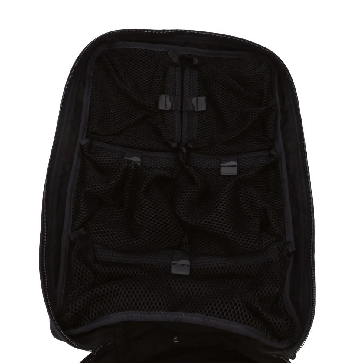 PARAMEDYK® Notfallrucksack - Schwarz mit mehreren Fächern, gefertigt aus CORDURA 1100dtex, zeigt vorderseitig Mesh-Taschen und YKK-Reißverschlüsse.