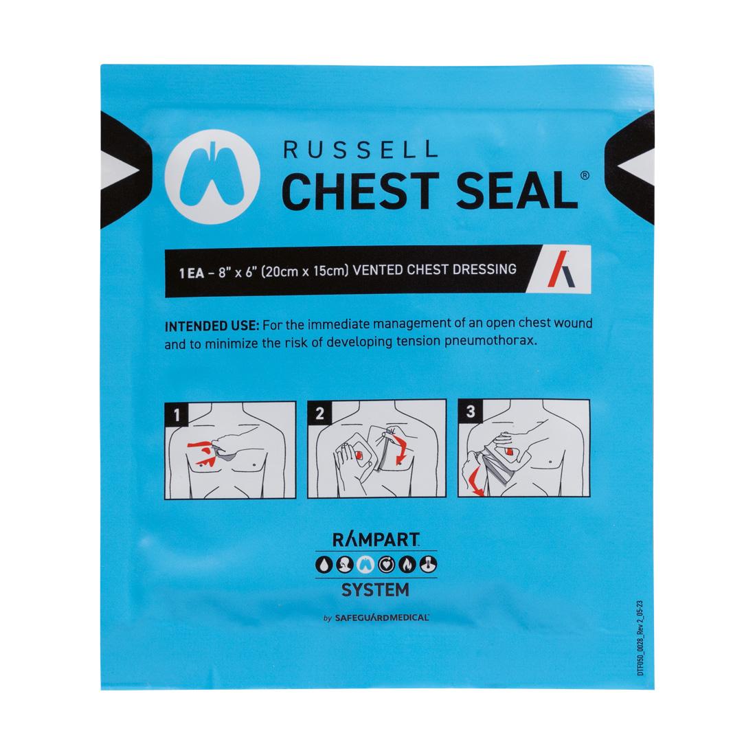 Die Verpackung des Russell Chest Seal™ Thorax-Pflasters zeigt eine okklusive Verbandlösung zur Erstversorgung offener Brustkorbverletzungen.