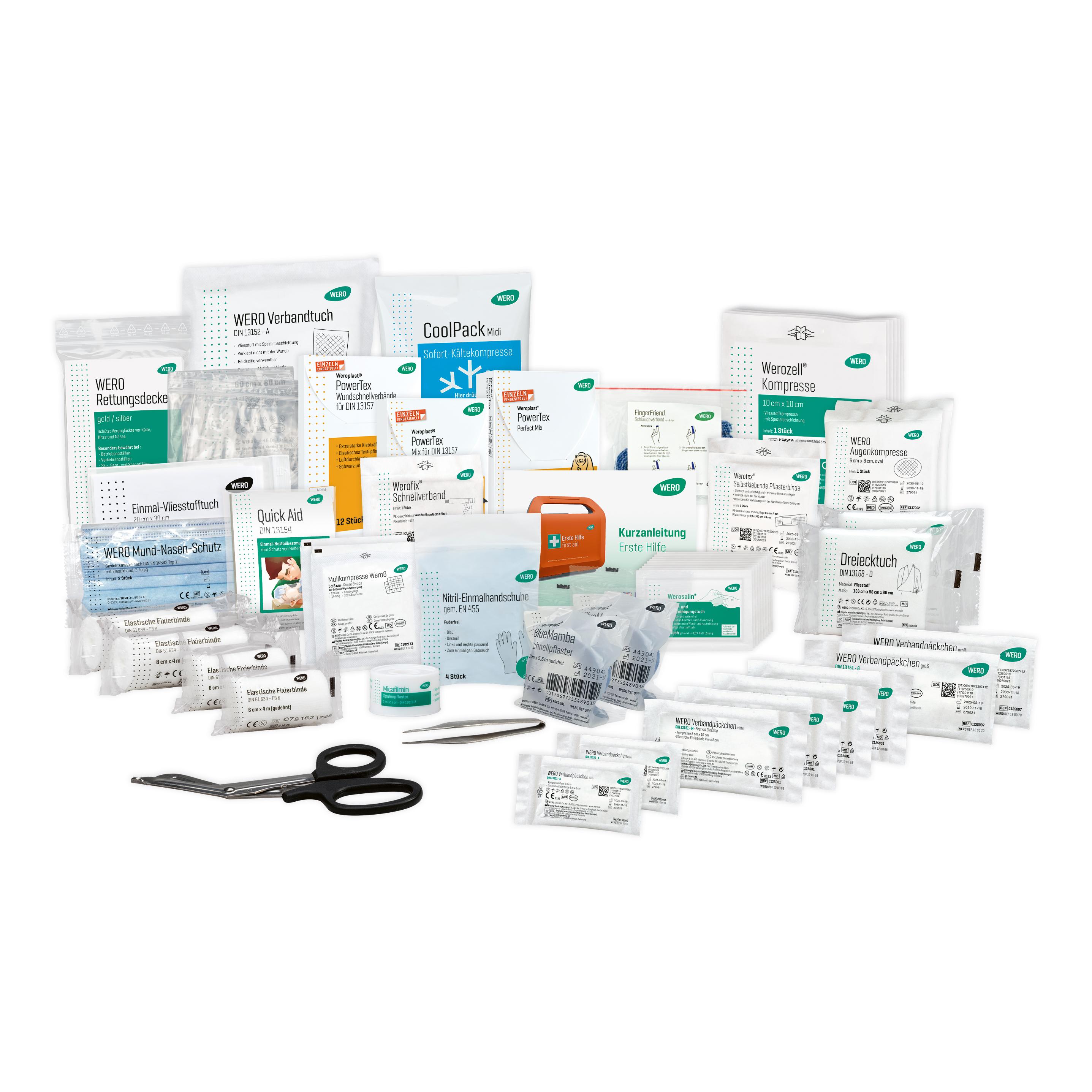 WERO Füllung DIN 13157 Allround mit Weroplast PowerTex Pflaster zeigt sortierte Verbandmaterialien, Pflaster, Schere und antiseptische Tücher in transparenter Verpackung.