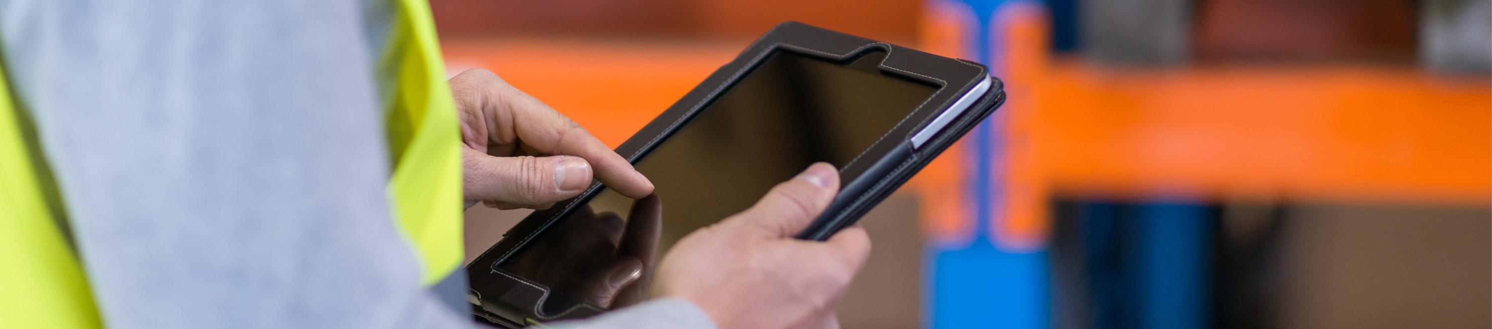 Abbildung WERO Außendienst mit iPad