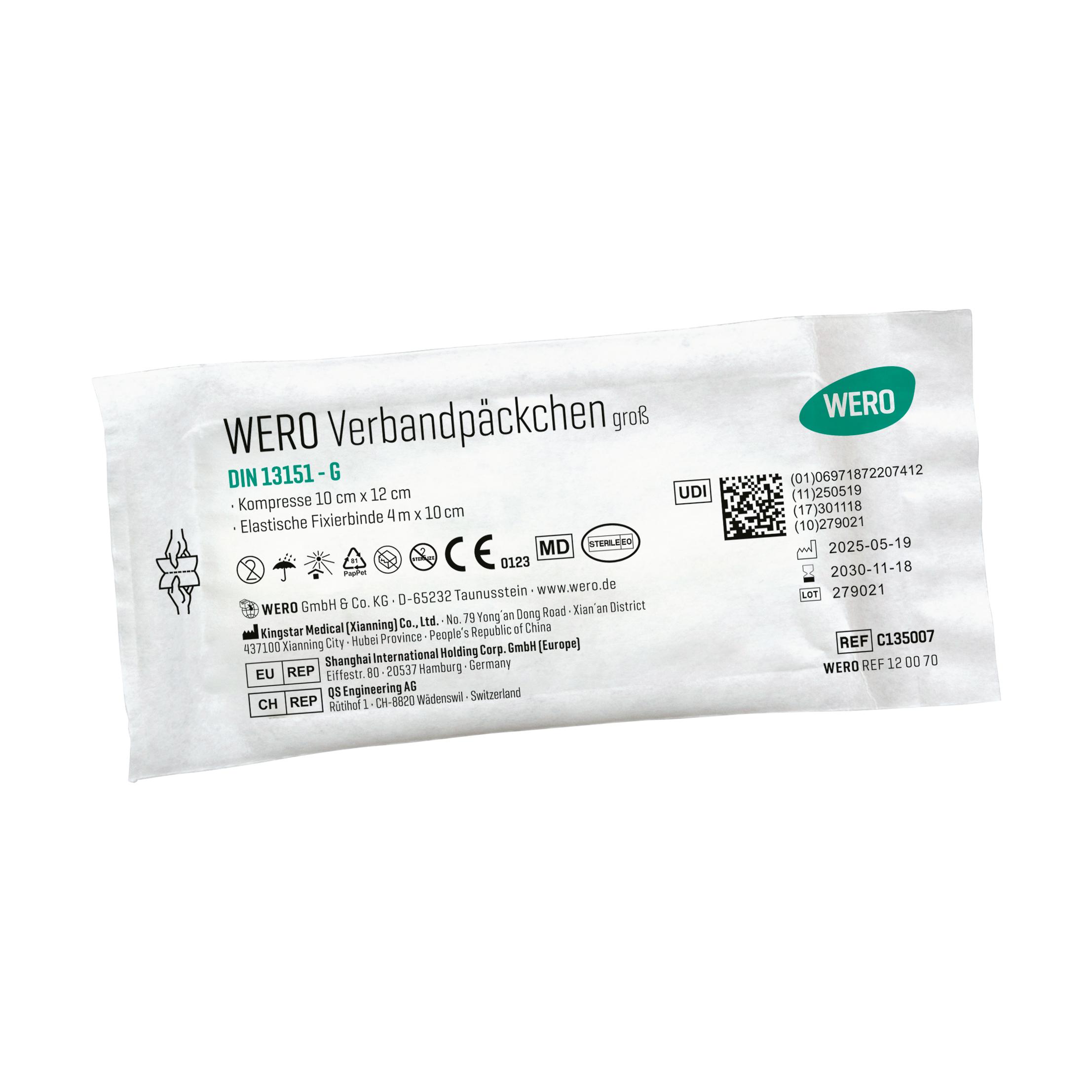 Steril verpacktes WERO Verbandpäckchen DIN 13151 G mit Kompresse und Spezialbeschichtung im weißen Folienschlauch, 1 Stück.